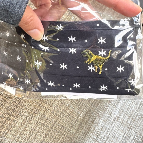 NWT Coach REXY dinosaur Tyrannosaurus rex - face mask black with stars - Picture 3 of 3